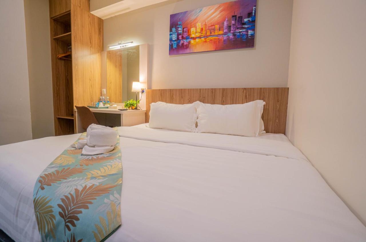 Flypod Hotel Кота Кинабалу Екстериор снимка