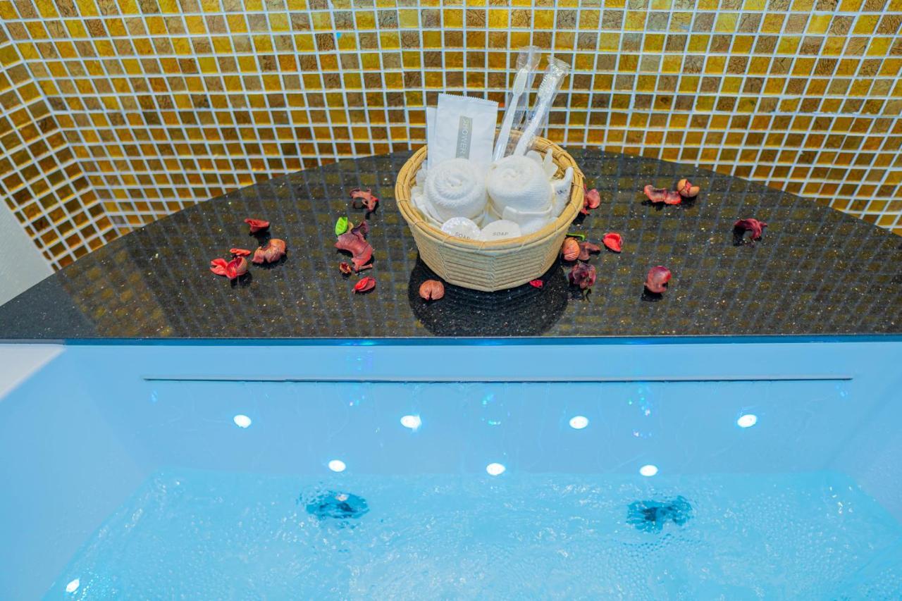 Flypod Hotel Кота Кинабалу Екстериор снимка