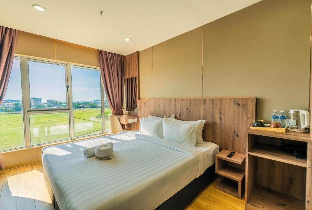 Flypod Hotel Кота Кинабалу Екстериор снимка