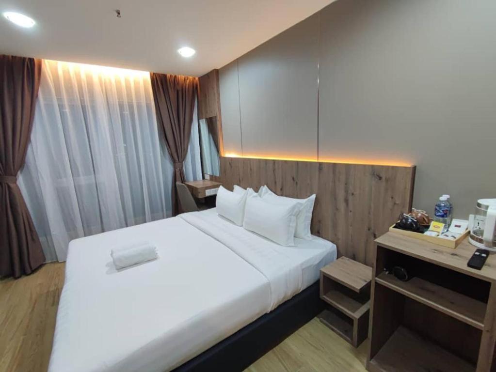 Flypod Hotel Кота Кинабалу Екстериор снимка